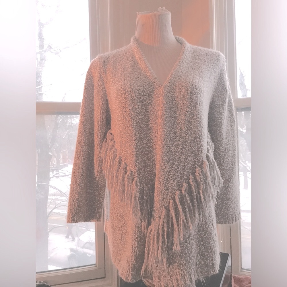 Alfred Dunner Fringed Gray & white knit Cardigan sz Petite